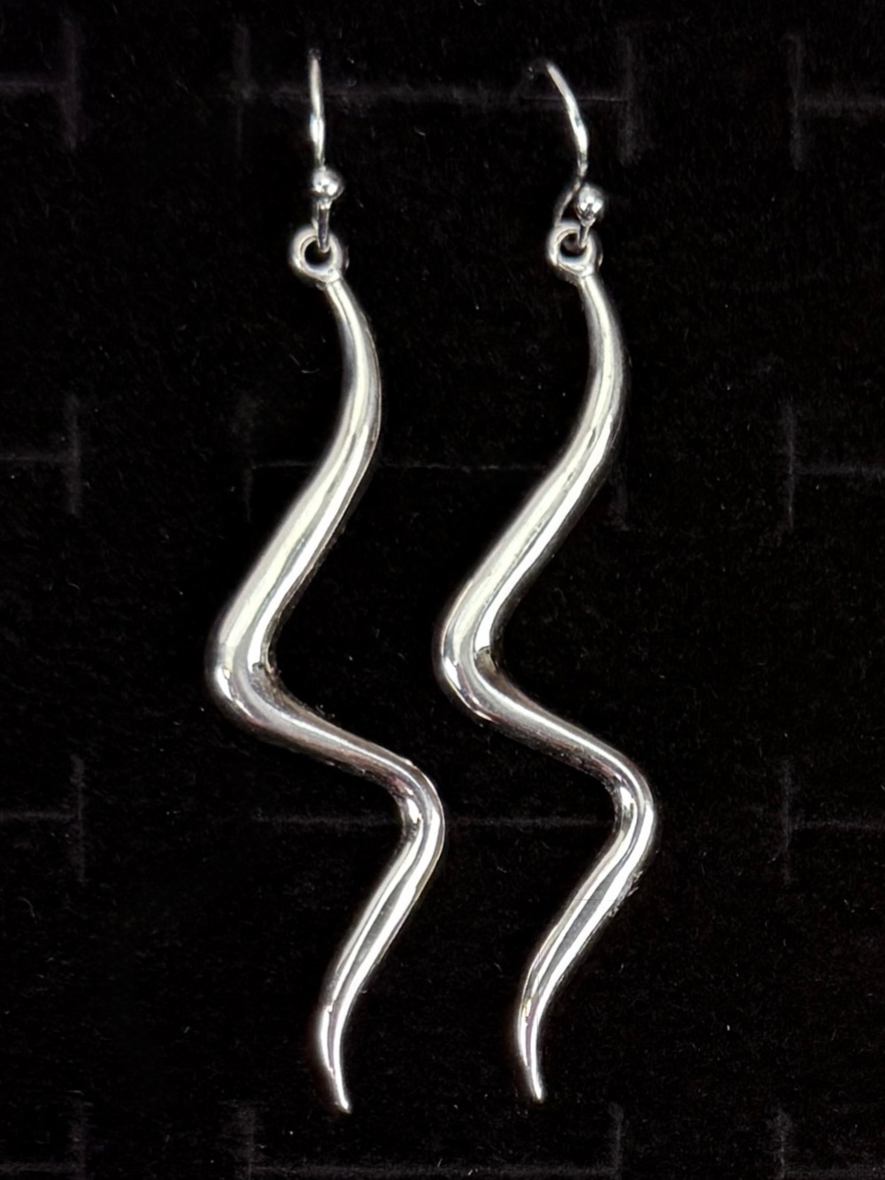 Silvertone Wavy Dangle along Pierced Earrings